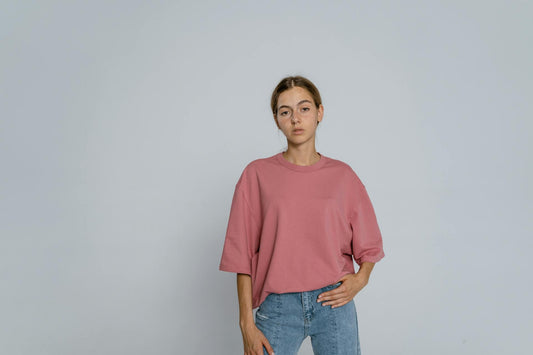 Fünf Wege, ein schlichtes T-Shirt zu stylen