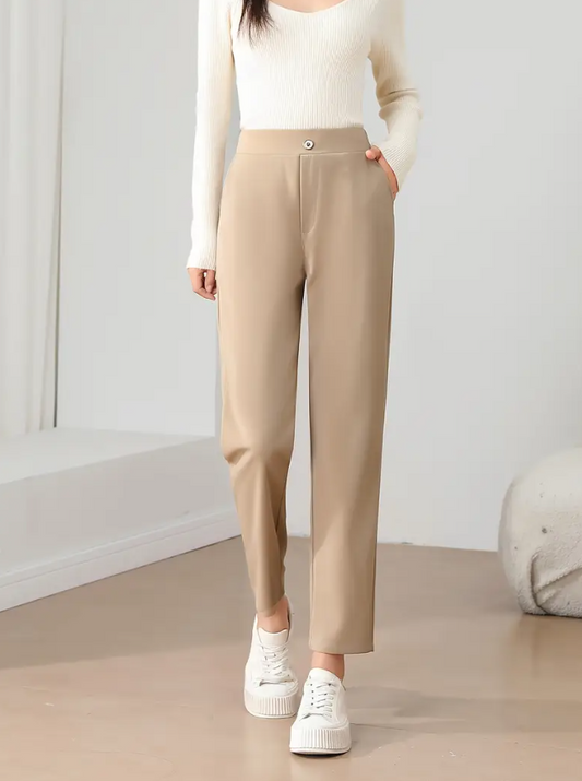 Elegante Bundhose über den Knöcheln
